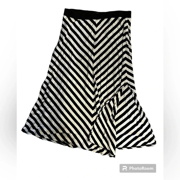 Calvin Klein Performance 1X maxi Skirt (black and gray with two side splits) - Picture 1 of 5